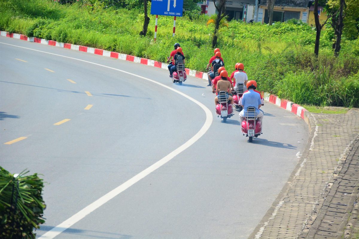 Hanoi Vespa Tours: Hanoi Countryside Vespa Tours