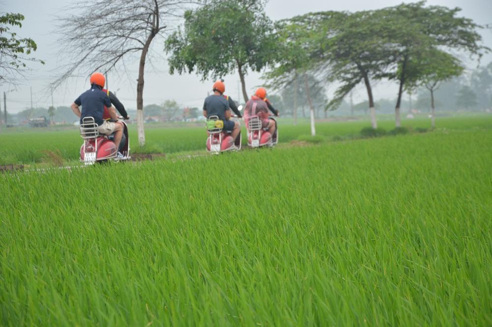 Hanoi Vespa Tours: Hanoi Countryside Vespa Tours