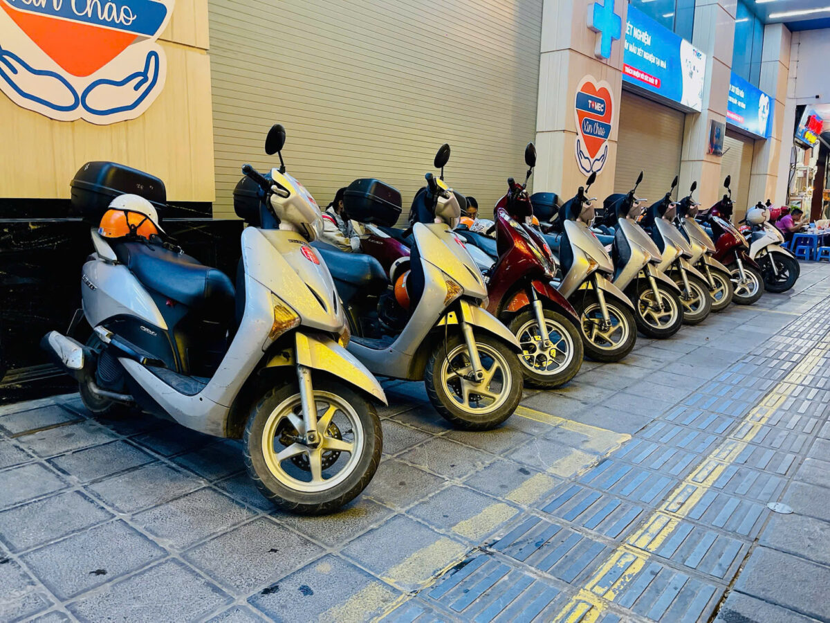 Hanoi Food Tours Led By Women: Hanoi By Night Foodie Motorbike Tour 