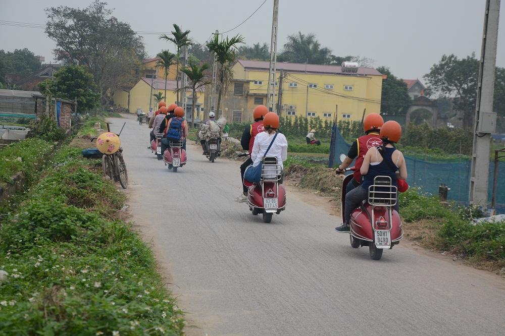 Hanoi Vespa Tours: Hanoi Countryside Vespa Tours