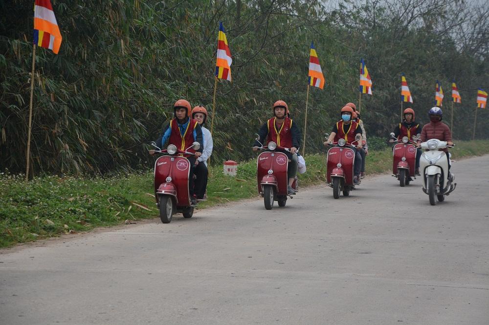 Hanoi Vespa Tours: Hanoi Countryside Vespa Tours