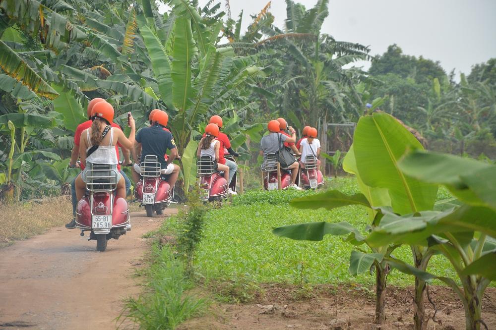 Hanoi Vespa Tours: Hanoi Countryside Vespa Tours