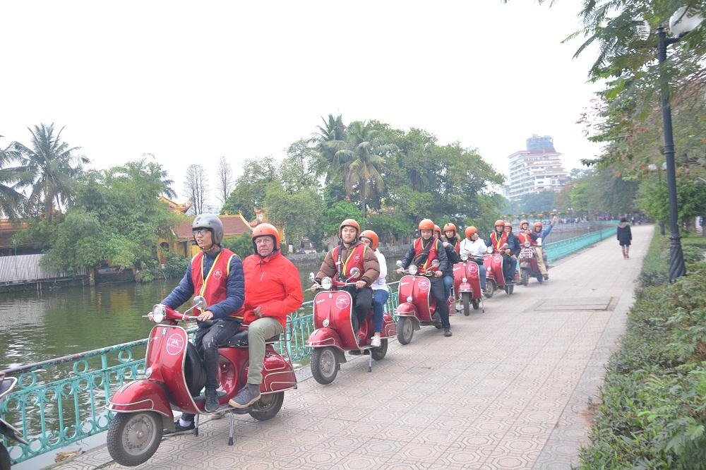 Hanoi Vespa Tours: Hanoi Countryside Vespa Tours