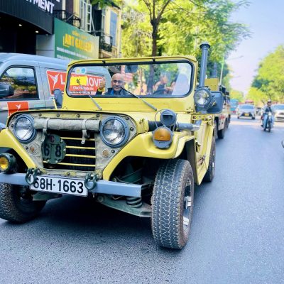 “Take the city at your pace in an open-air Jeep — with a friendly guide, offbeat stops, and local insights that bring every street to life.”