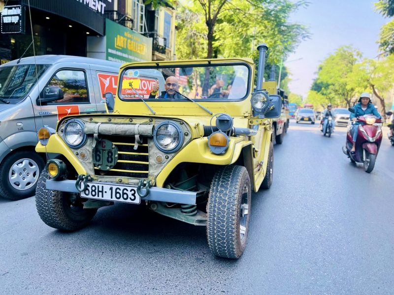 “Take the city at your pace in an open-air Jeep — with a friendly guide, offbeat stops, and local insights that bring every street to life.”